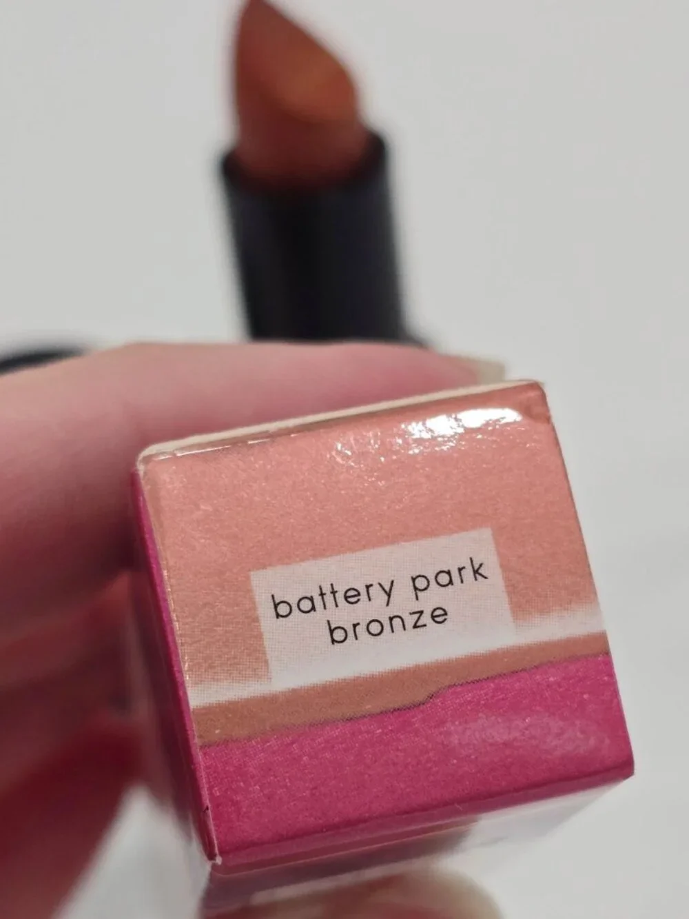 Laura Geller ✦ Iconic Baked Sculpting Lipstick ✦ Metallic Battery Park Bronze